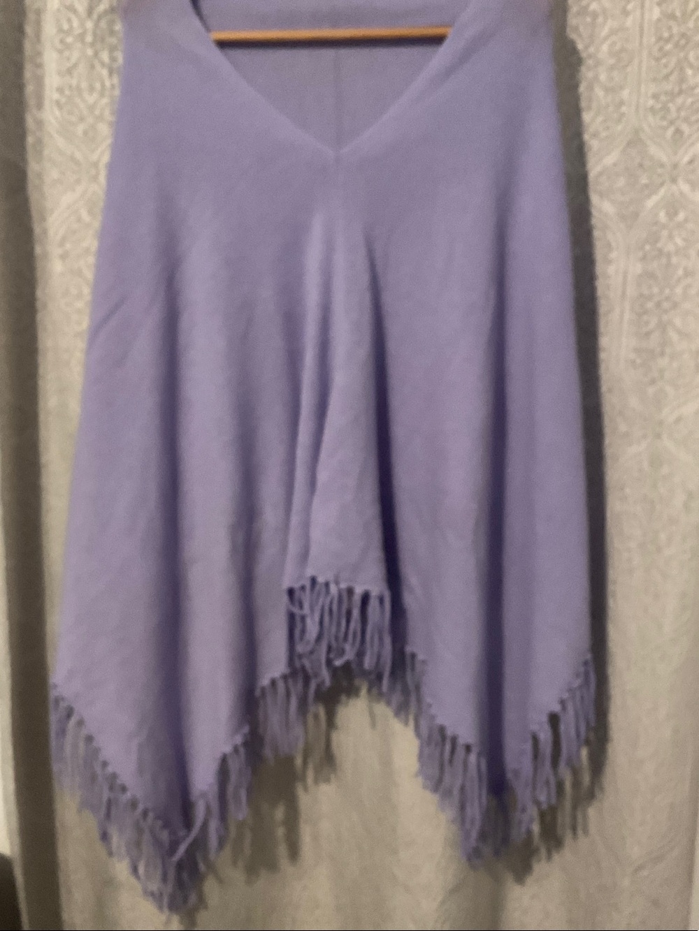Minnie Rose Cashmere Lavender V-Neck Fringe Poncho Sweater